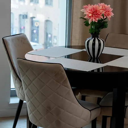 شقة Eleganckie Na Wyspie Spichrzow Z Balkonem W Gdansku By Renters غدانسك