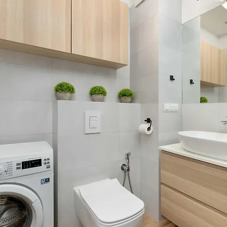 شقة Eleganckie Na Wyspie Spichrzow Z Balkonem W Gdansku By Renters غدانسك
