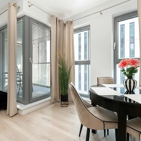 Eleganckie Na Wyspie Spichrzow Z Balkonem W Gdansku By Renters Danzica